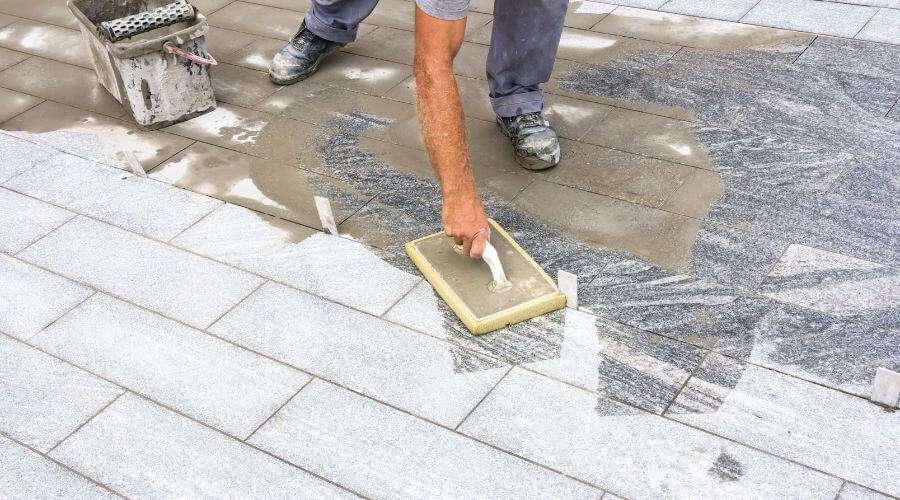 Professional gutter cleaning in Arenas Valley, NM